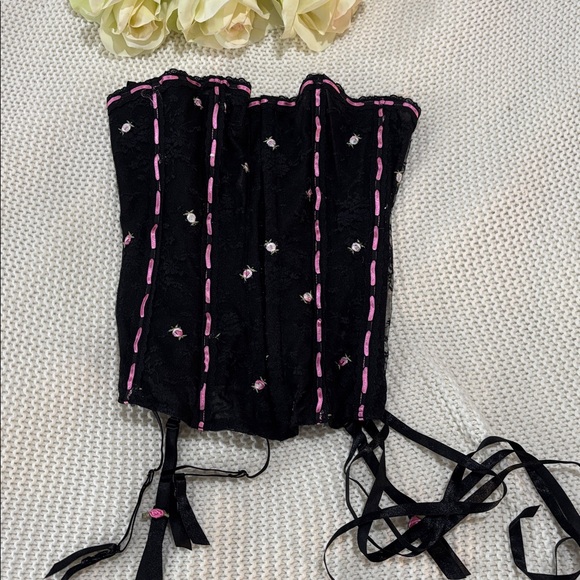 Frederick's of Hollywood Other - Frederick's of Hollywood Black Lace-Up Corset